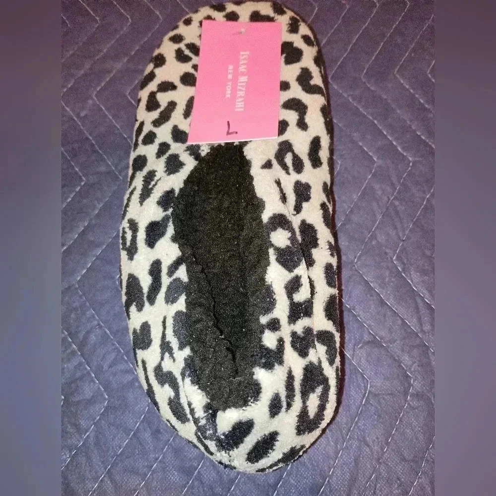 2 FOR 25$ ISSAC MIZRAHI Winter‎ Cute Leopard Chic Slip On slippers- (#910)